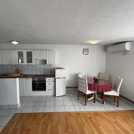Apartment And Rooms Ruza Trogir Bagian luar foto